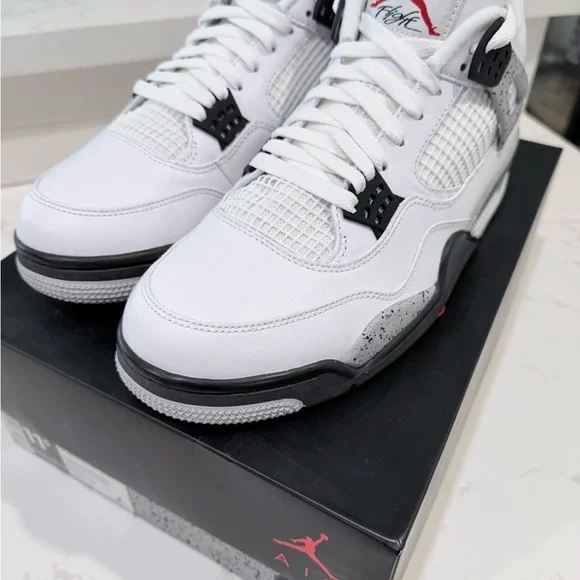 2015 Jordan’s 4’s BNIB 11.5 White/Black Cement - Picture 10 of 12
